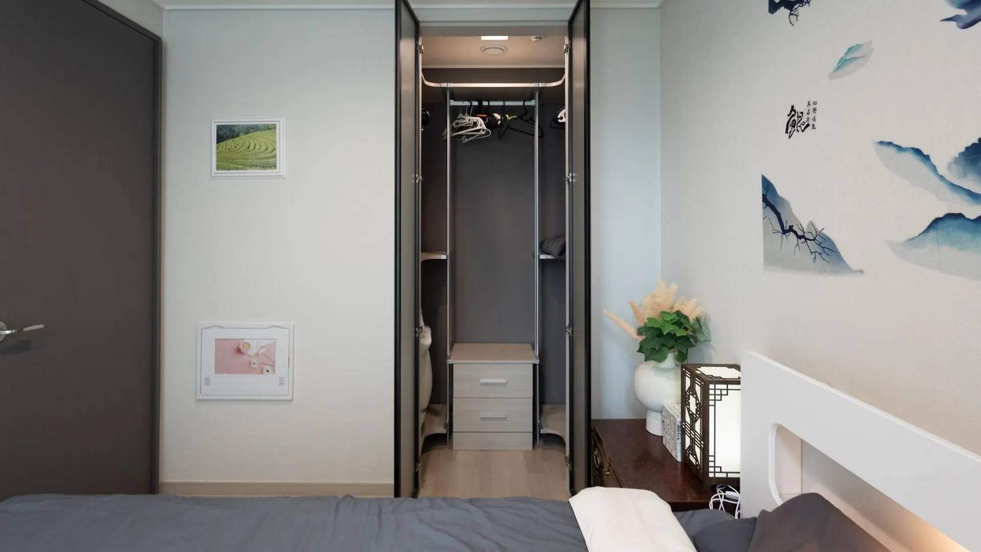 Gwangan Antique Summer Accommodations The Ocean Busan 0*,  South Korea